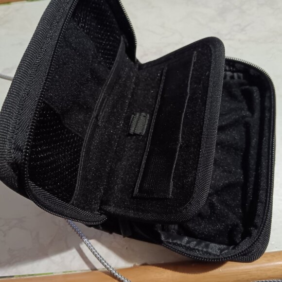 Nintendo DS Pink OEM Zippered Carrying Case Holds 6 Games & Console - Picture 4 of 5